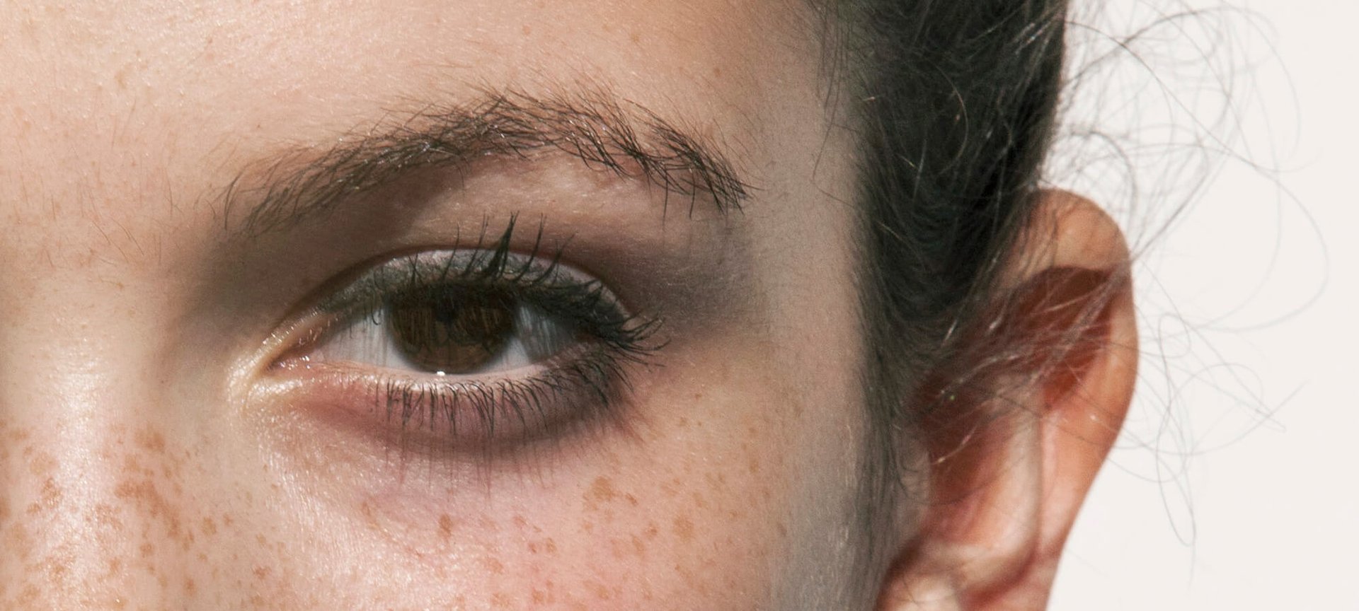 Hogyan készítsünk hosszú, zamatos szempillákat 