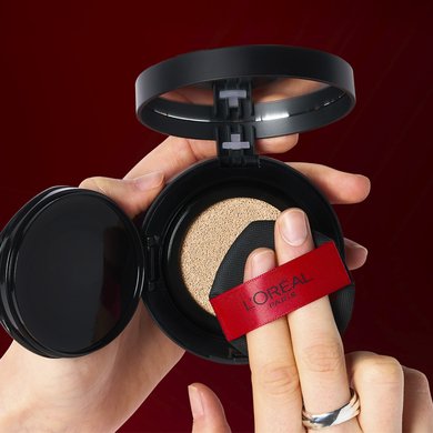 260316 Oap Infaillible Cushion Foundation 3 Pack In Hand 1360x1020